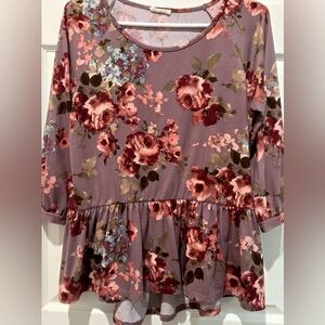 Les Amis Floral Flowy Peplum top Medium
